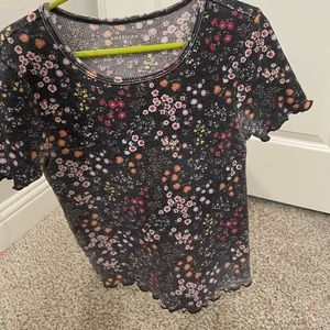 Floral cropped shirt